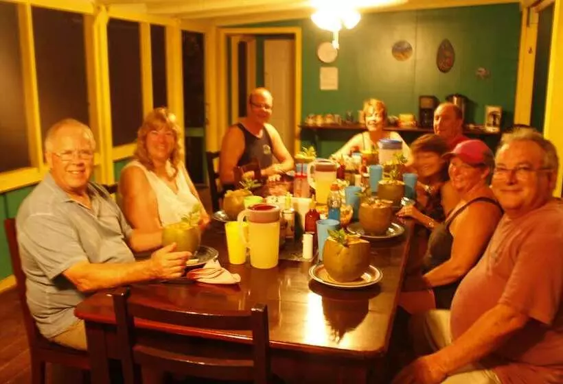 هتل Reef House Resort