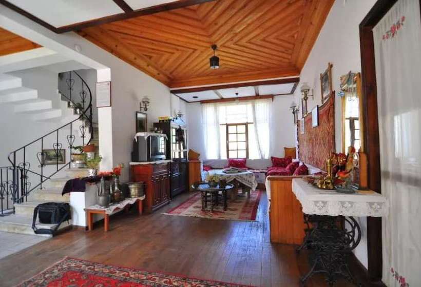 ホテル Yariskasi Konagi