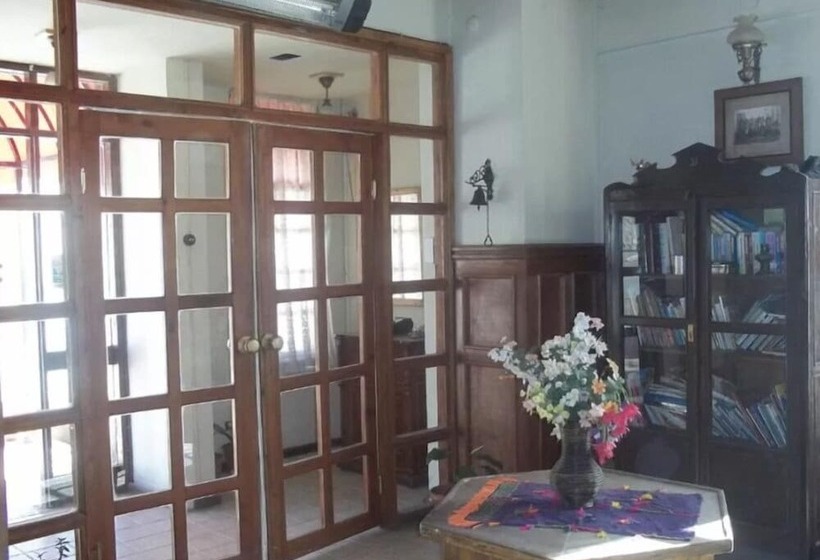 ホテル Yariskasi Konagi