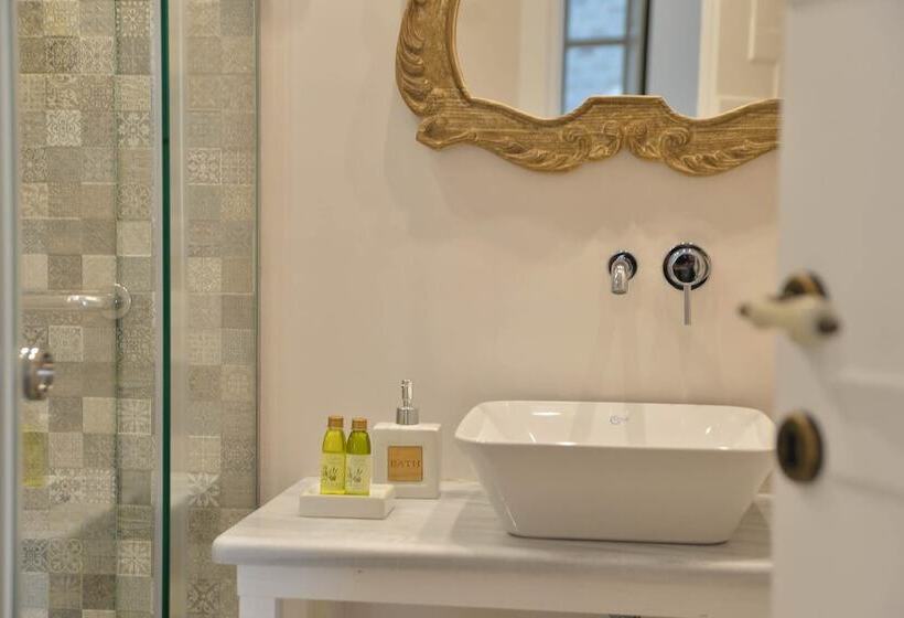 膳宿费 Akrolithi Boutique