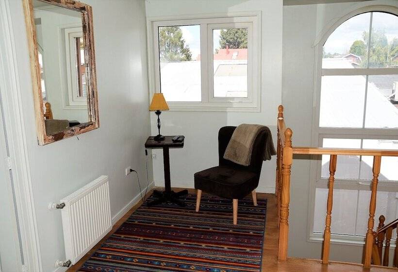 פנסיון Emily Eva