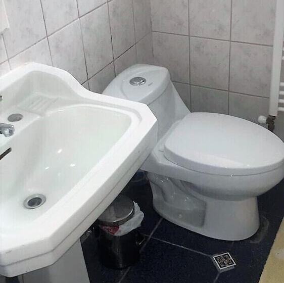 פנסיון Emily Eva