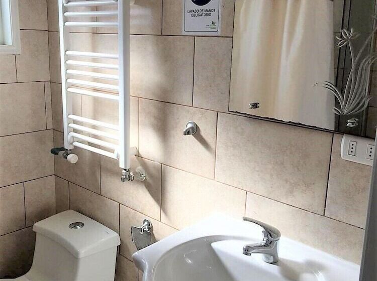 פנסיון Emily Eva