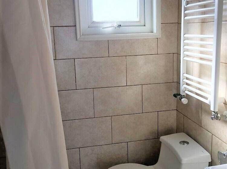 פנסיון Emily Eva