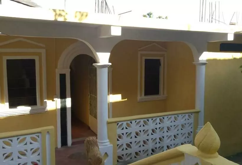 پانسیون Relax House