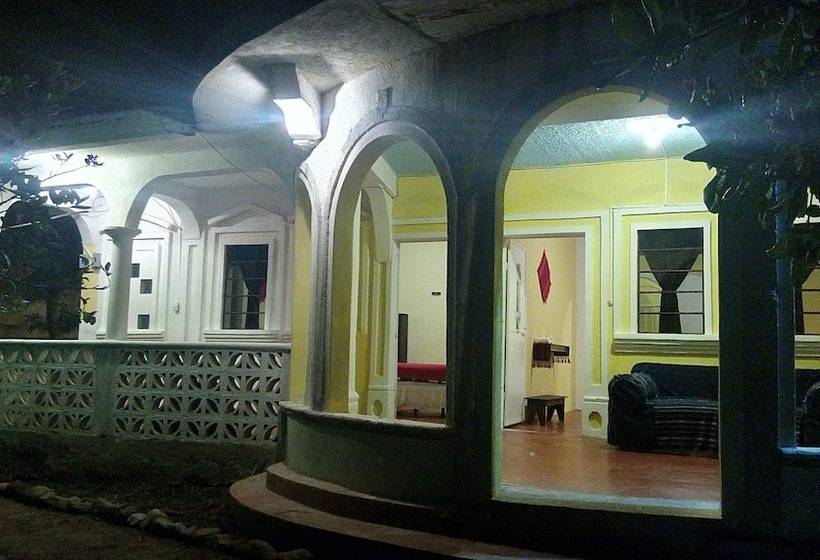 پانسیون Relax House