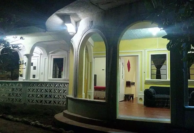 پانسیون Relax House