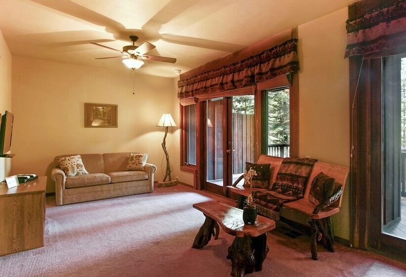 Yosemite Scenic Wonders   Fish Camp Area