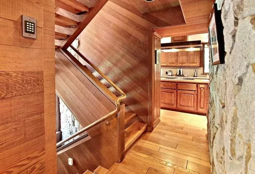 Yosemite Scenic Wonders   Fish Camp Area