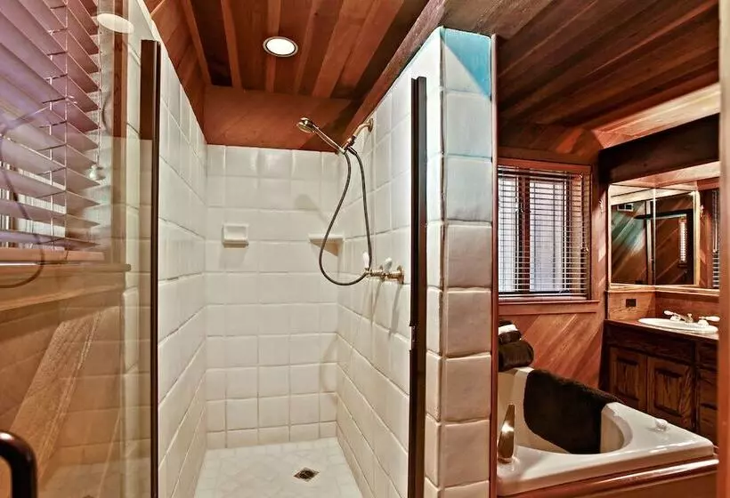 Yosemite Scenic Wonders   Fish Camp Area