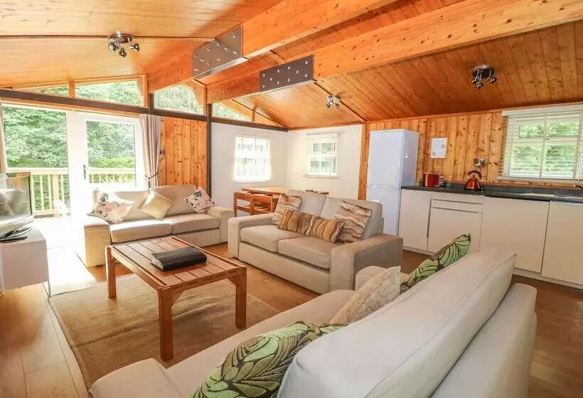 Ash Lodge