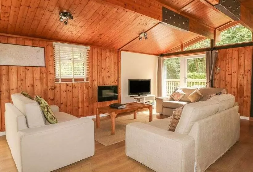 Ash Lodge
