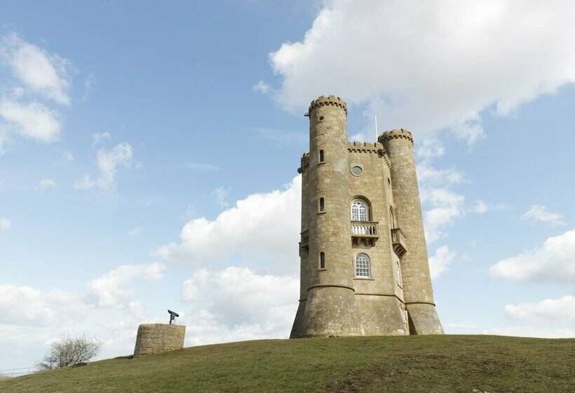 Blenheim Edge, The Causeway