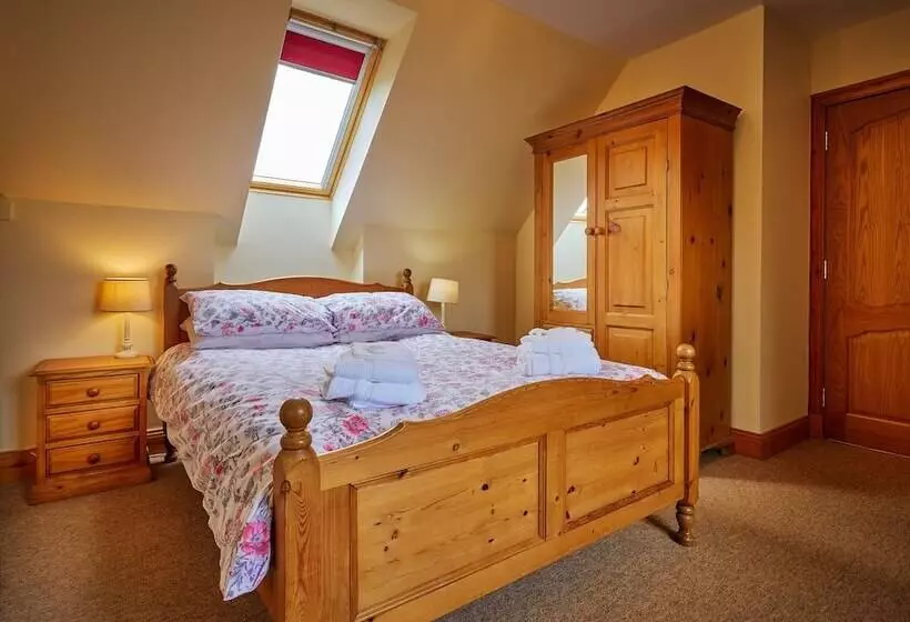 Hazel Lodge