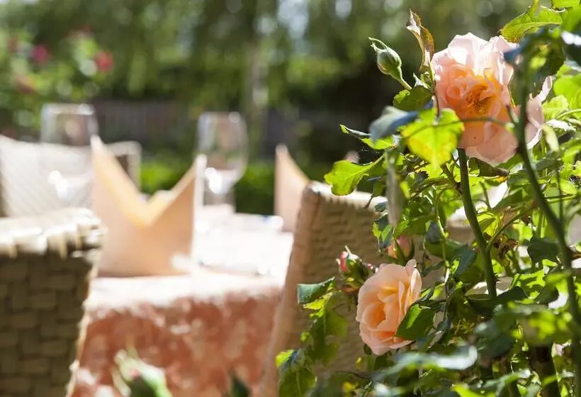 Hotelli Bemelmans Post