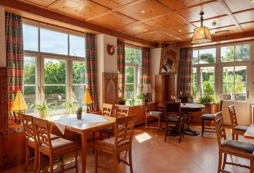 Hotelli Bemelmans Post