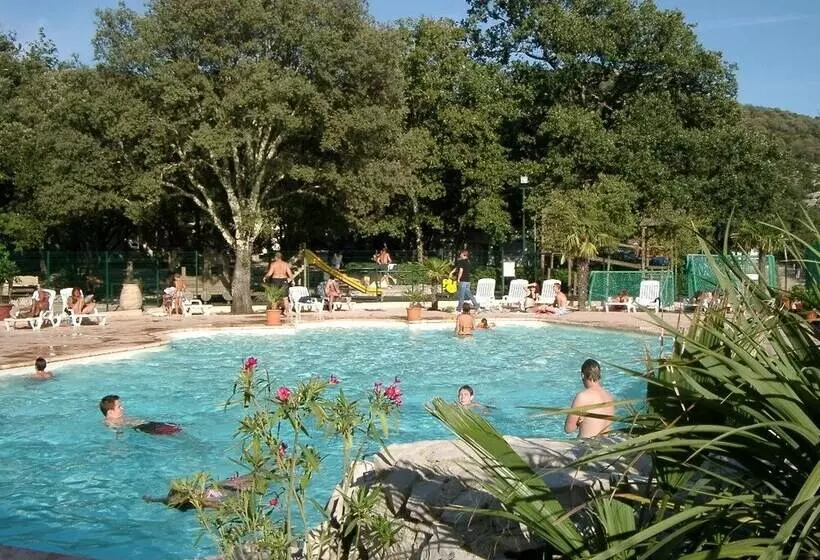 Hotelli Camping Le Val D Herault