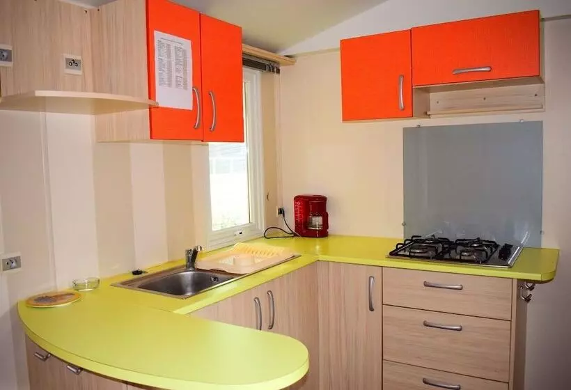 Hotelli Camping Le Val D Herault