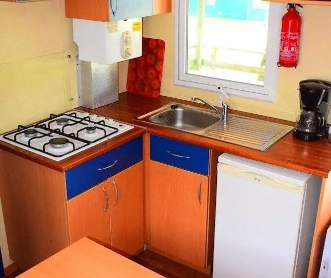 Hotelli Camping Le Val D Herault