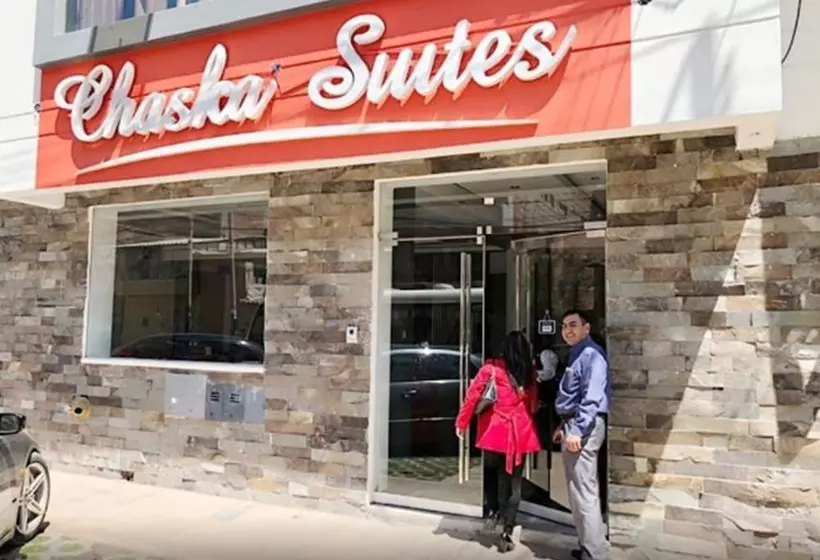 Hotel Chaska Suites