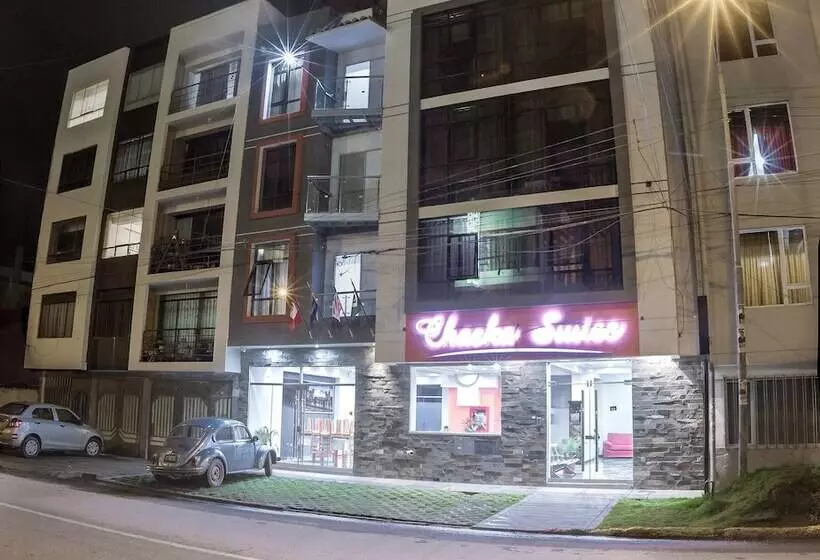 Hotel Chaska Suites