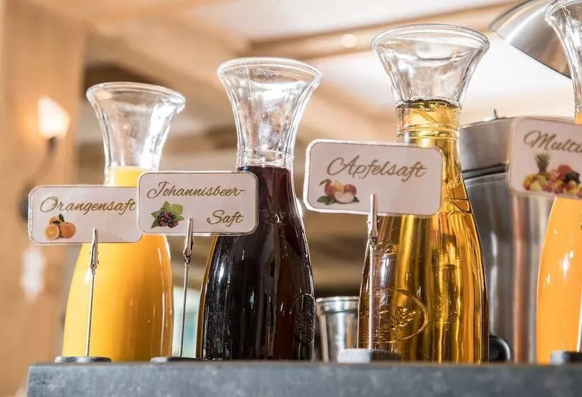 Christina   Ihr Kleinstes 4 Hotel Am Achensee