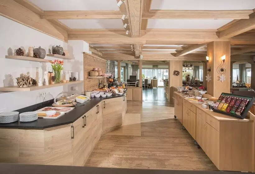 Christina   Ihr Kleinstes 4 Hotel Am Achensee