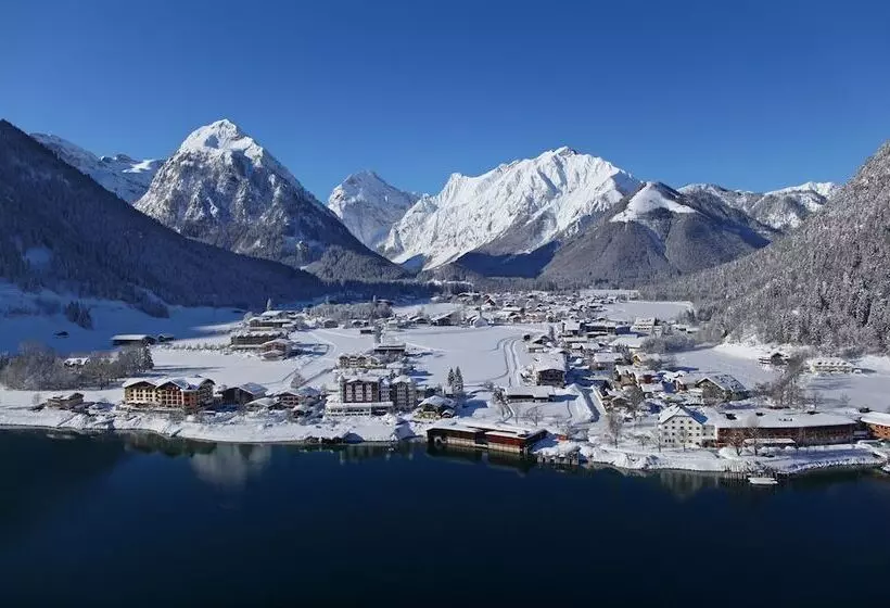 Christina   Ihr Kleinstes 4 Hotel Am Achensee
