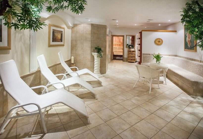 Christina   Ihr Kleinstes 4 Hotel Am Achensee