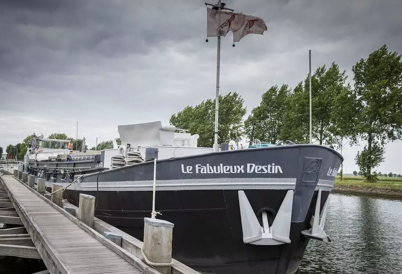 ホテル Le Fabuleux Destin