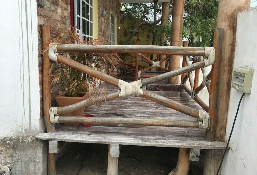 Szálloda Mi Viejo Chit