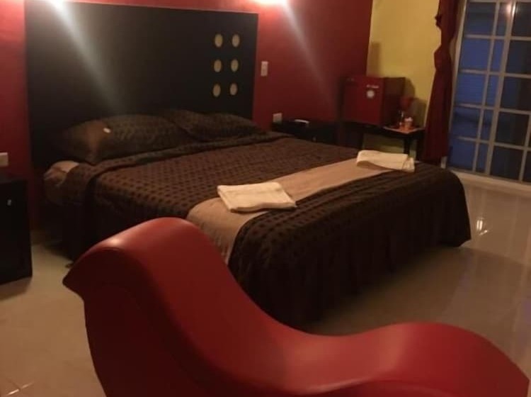 Szálloda Mi Viejo Chit