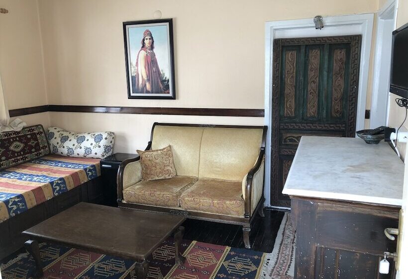 בית מלון כפרי Wisteria Guest House