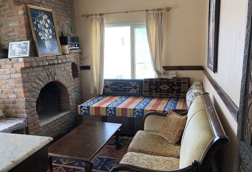 בית מלון כפרי Wisteria Guest House