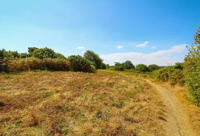Howards Hill West