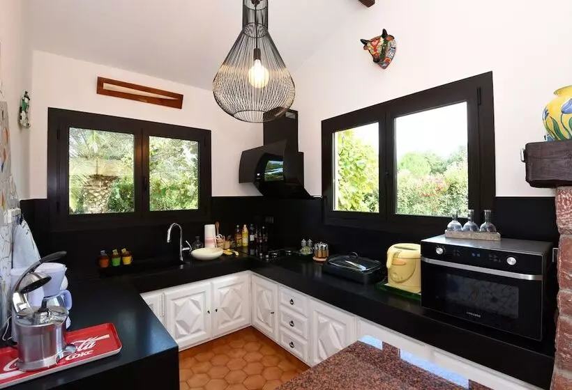 Majatalo Chambres D Hôtes & Spa Mas Dels Esquirols