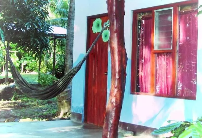 Majatalo Rosa's Lake Cabins