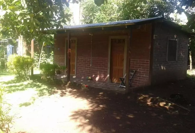 Majatalo Rosa's Lake Cabins