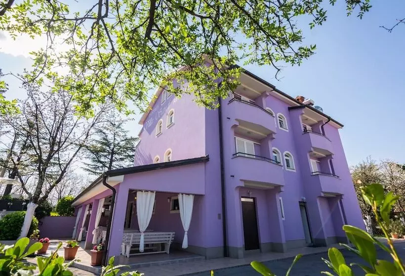 Majatalo Villa Sandi   Free Parking