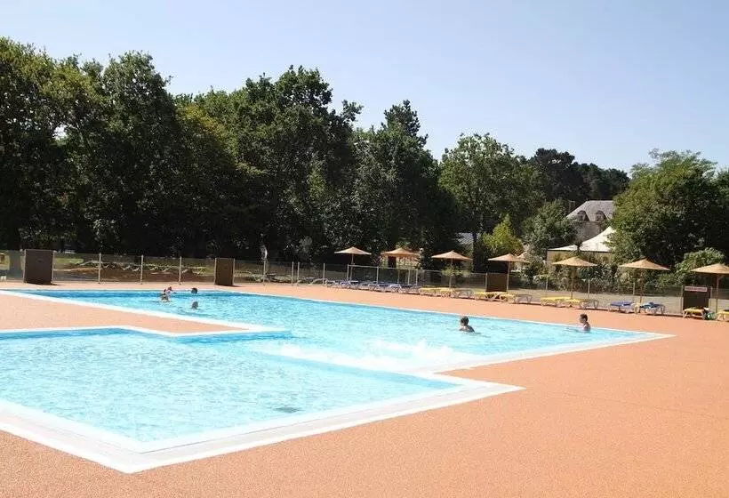 リゾートホテル Village Vacances Chateau De Tréambert