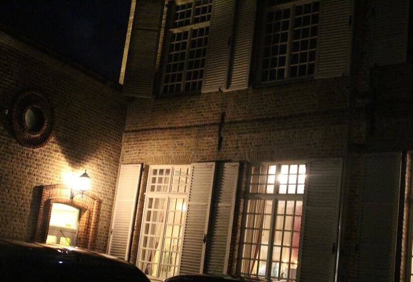 تختخواب و صبحانه Amaryllis Hotel Veurne