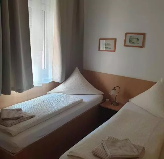 בית מלון כפרי Am Freihafen