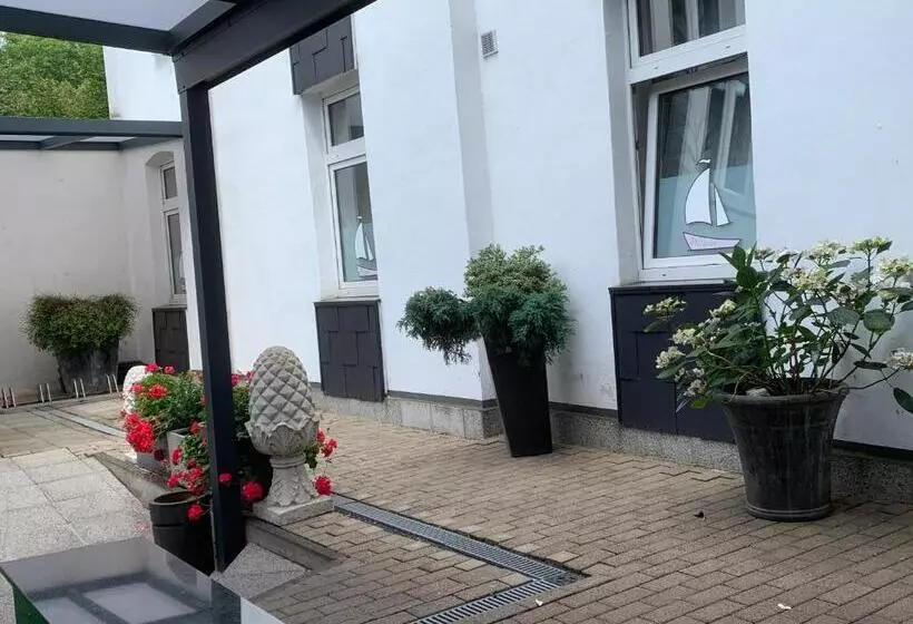 בית מלון כפרי Am Freihafen