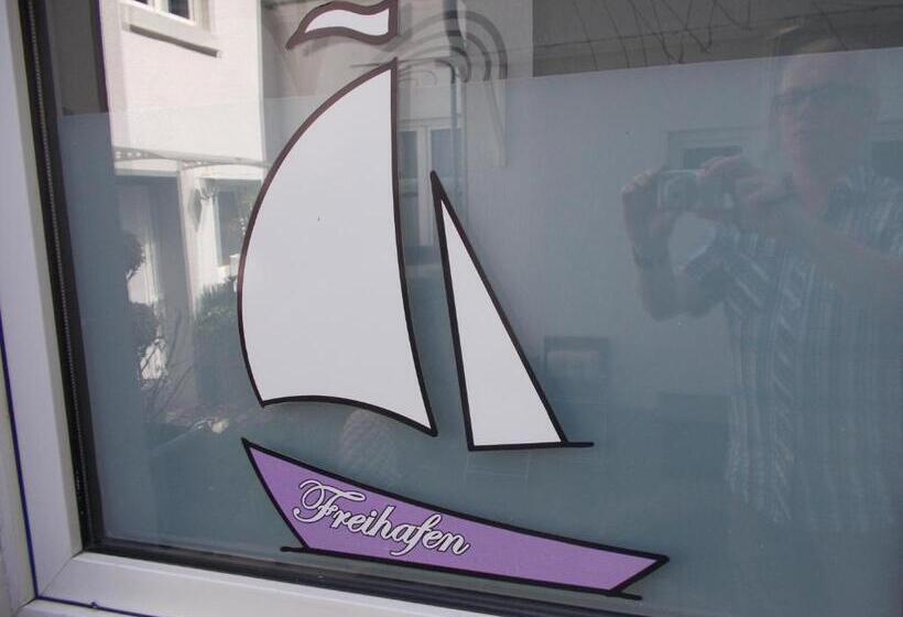 Отель Am Freihafen