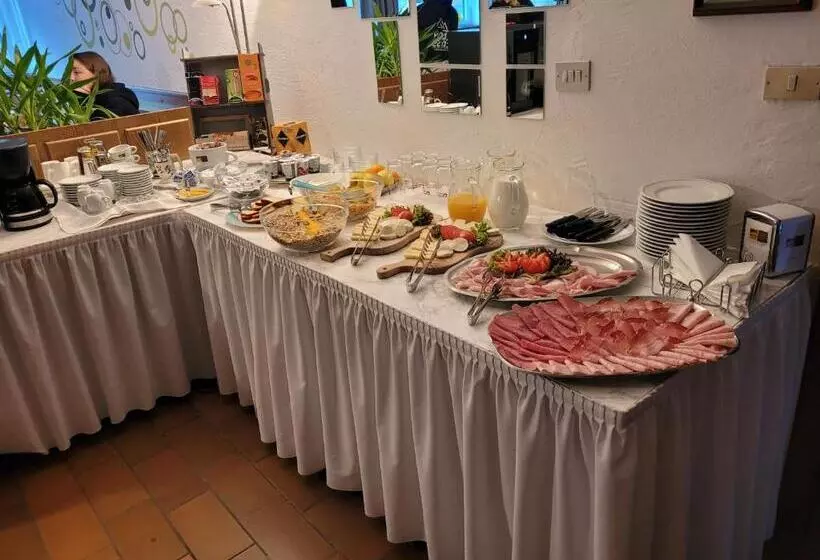 Отель Appartements Pension Sonia