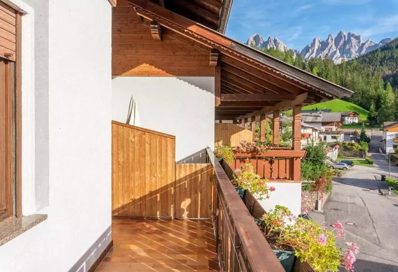 Отель Appartements Pension Sonia