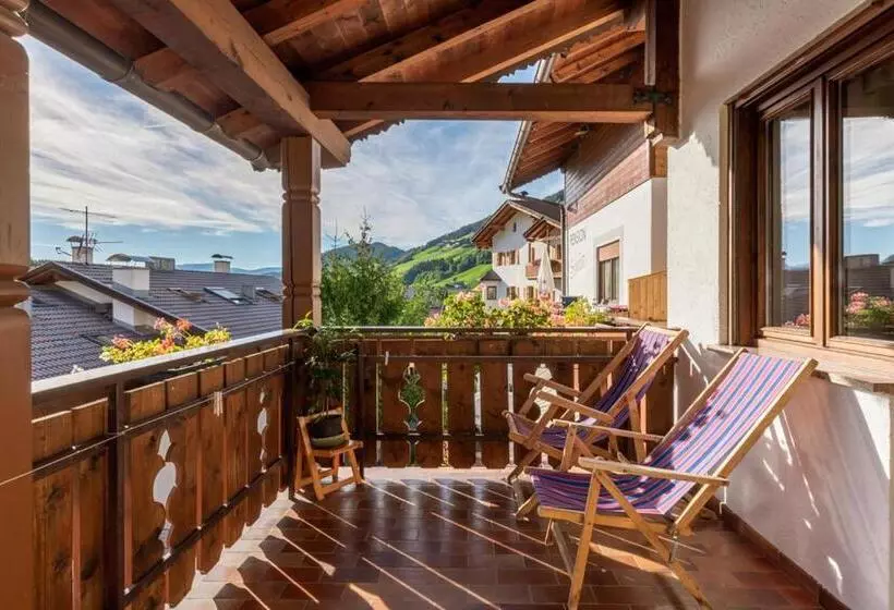 Отель Appartements Pension Sonia