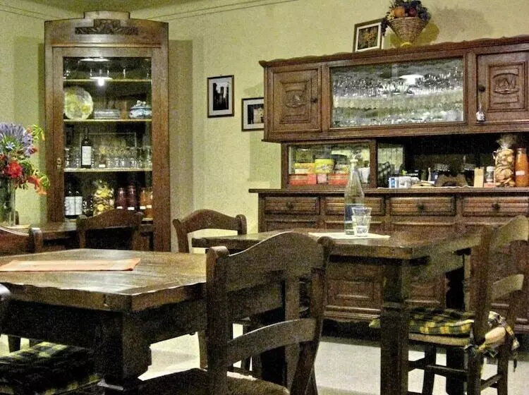 ホテル Cascina Ponchietta