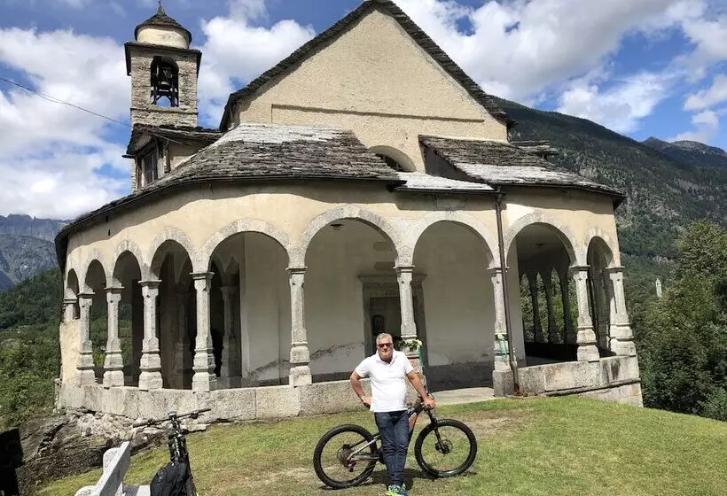 ホテル Domodossola