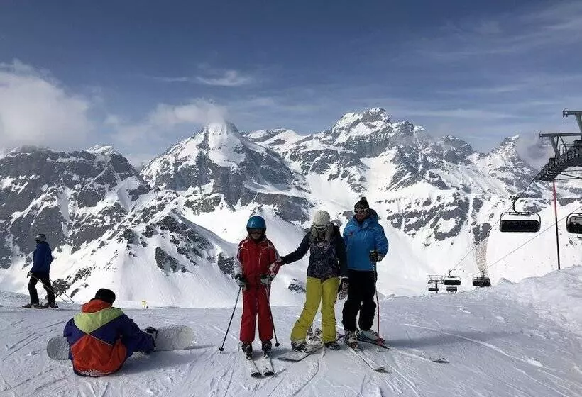 ホテル Domodossola